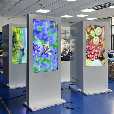 لافتة رقمية خارجية مقاومة للماء مقاس 55 بوصة مع شاشة لمس سعوية بـ 10 نقاط وعمر افتراضي 50000 ساعة وشاشة عرض إعلانية LCD